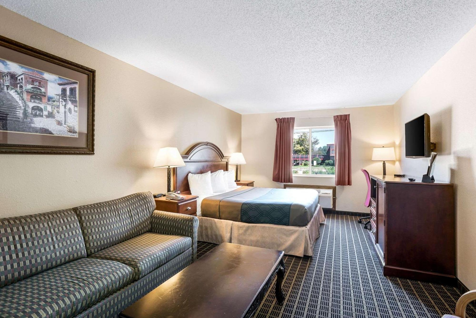 Rodeway Inn Cedar Rapids Buitenkant foto