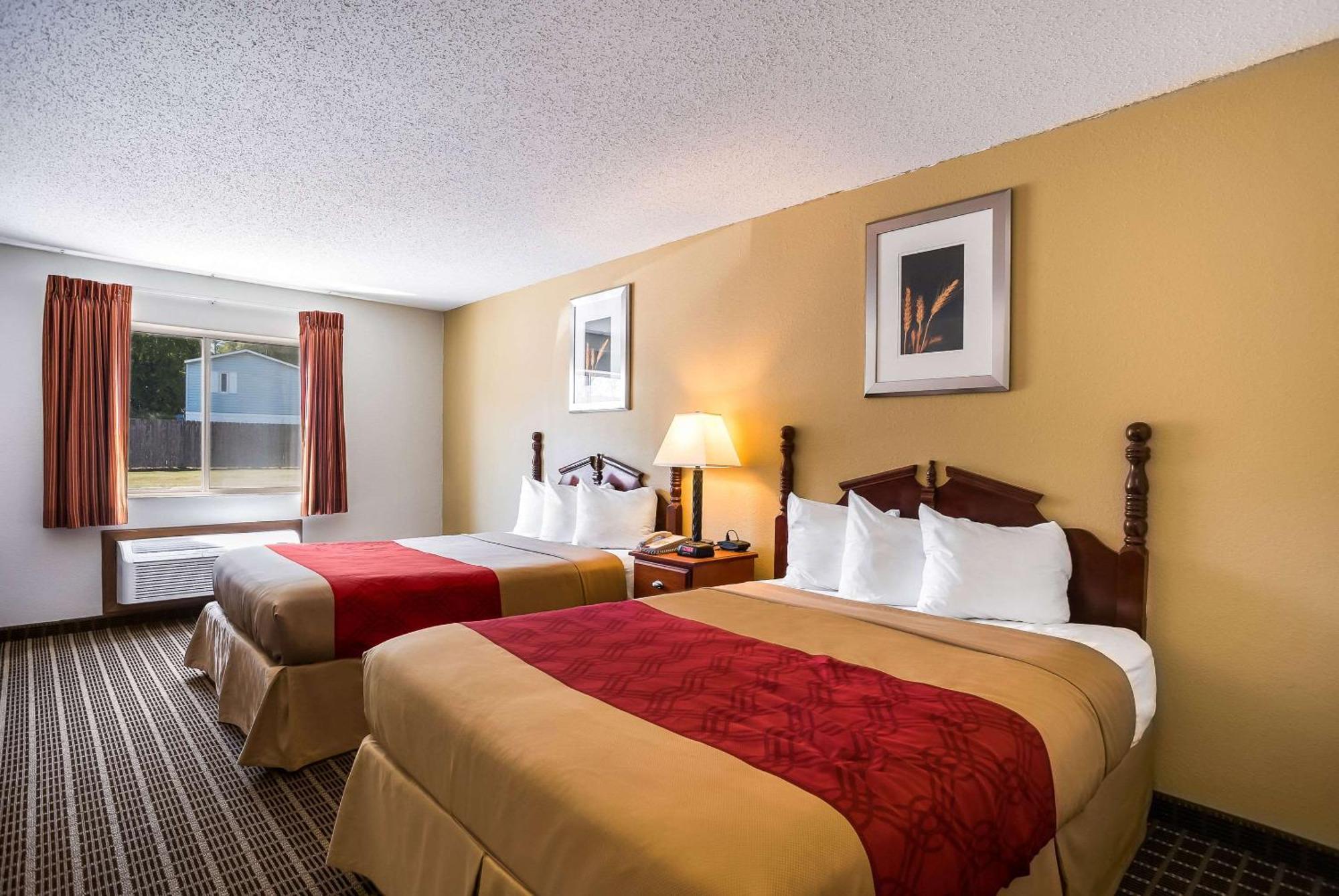 Rodeway Inn Cedar Rapids Buitenkant foto