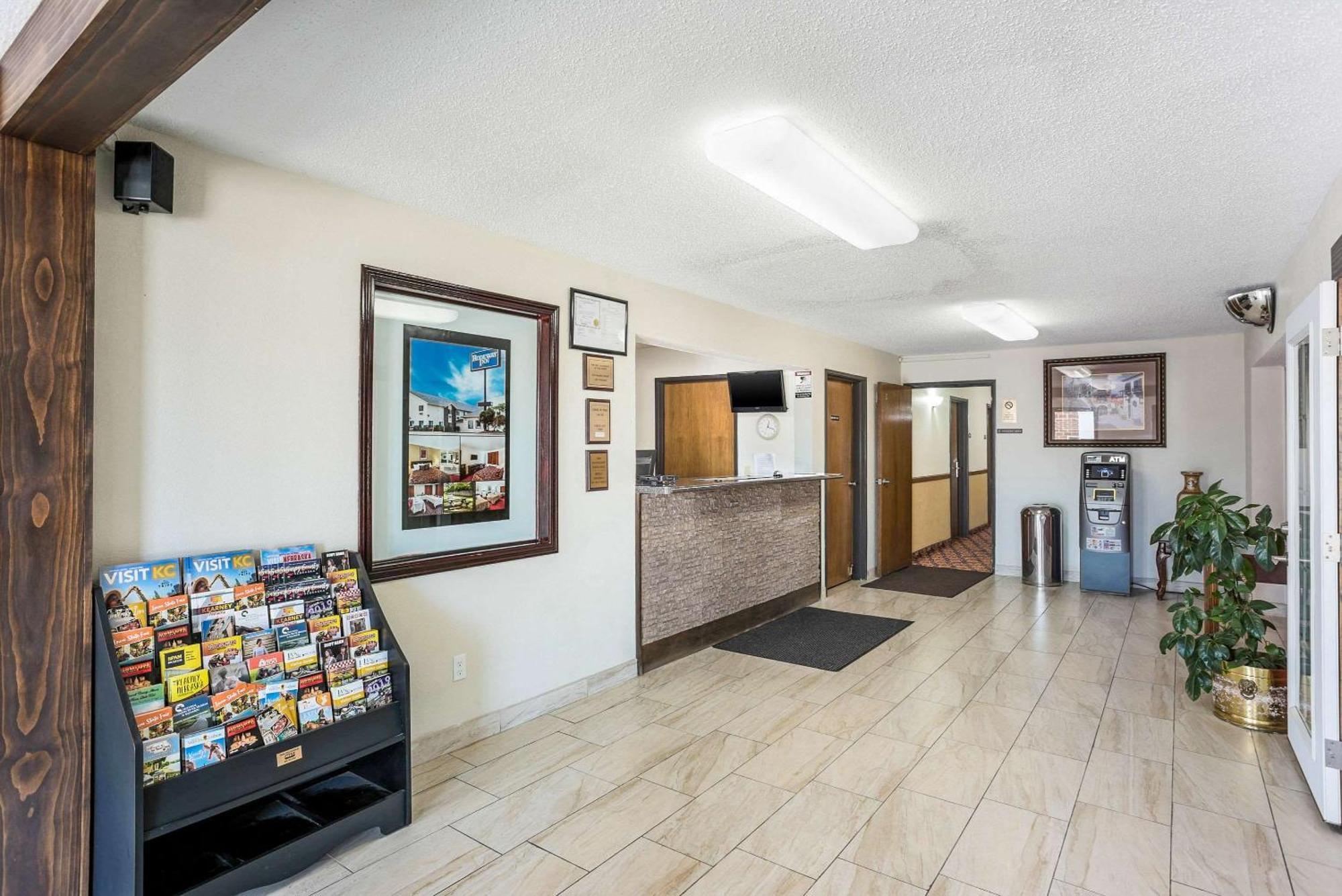 Rodeway Inn Cedar Rapids Buitenkant foto