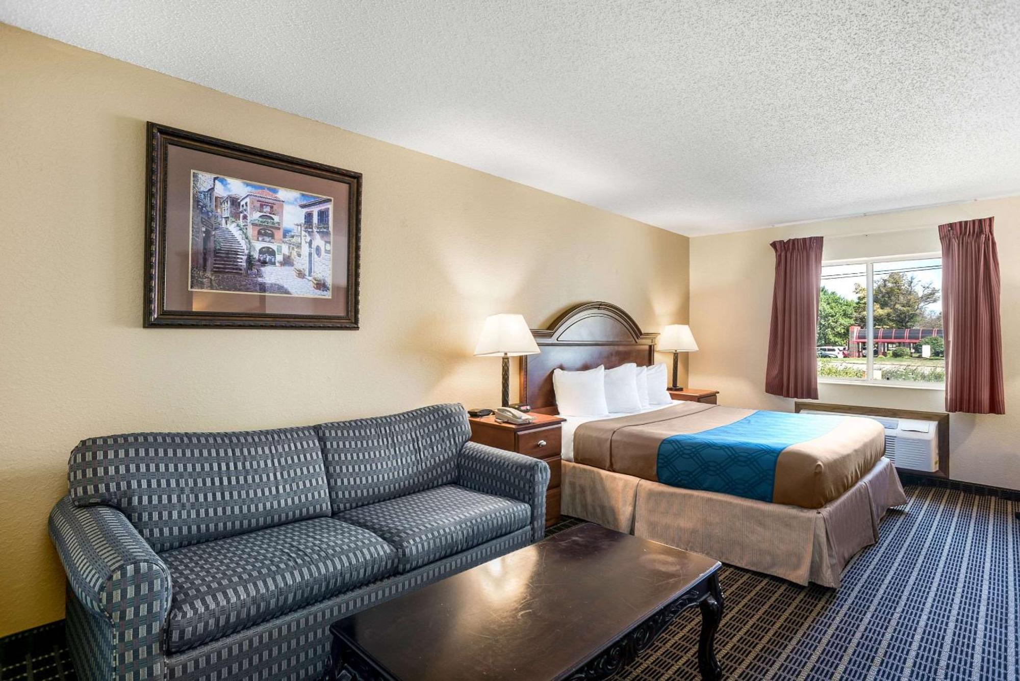 Rodeway Inn Cedar Rapids Buitenkant foto