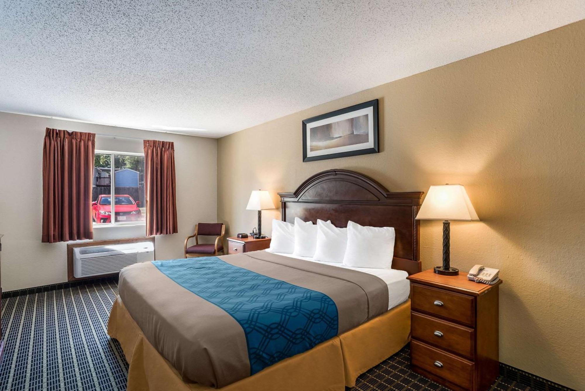 Rodeway Inn Cedar Rapids Buitenkant foto