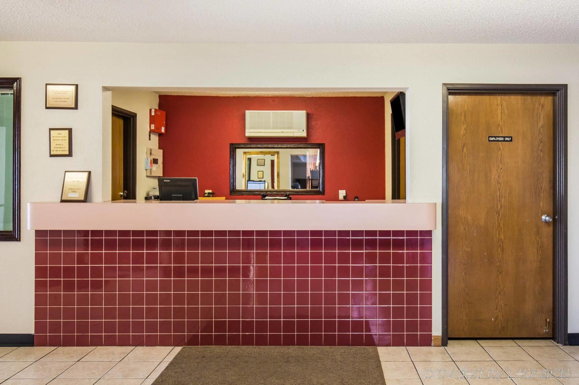 Rodeway Inn Cedar Rapids Buitenkant foto